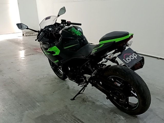 KAWASAKI NINJA 400 Traseira Motorista