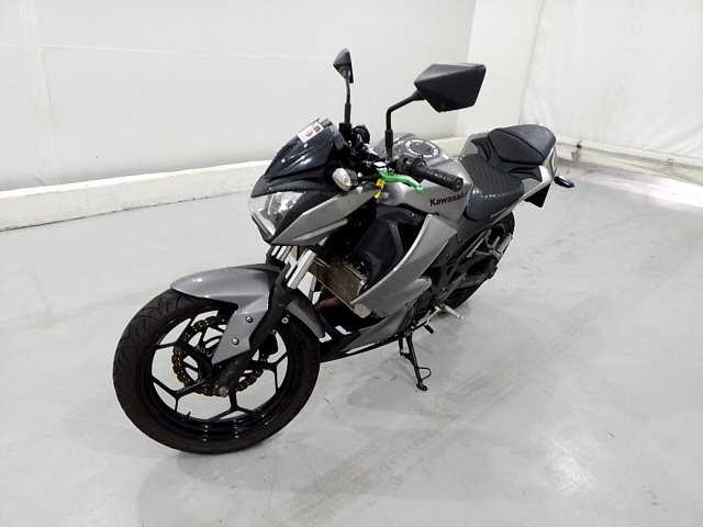 KAWASAKI Z300  Frente Motorista