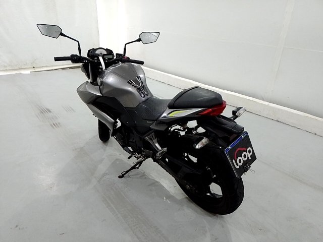 KAWASAKI Z300  Traseira Motorista