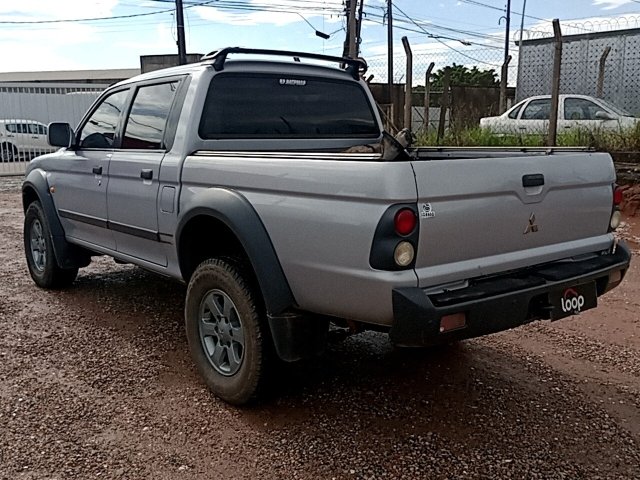 MMC L200 OUTDOOR Traseira Motorista