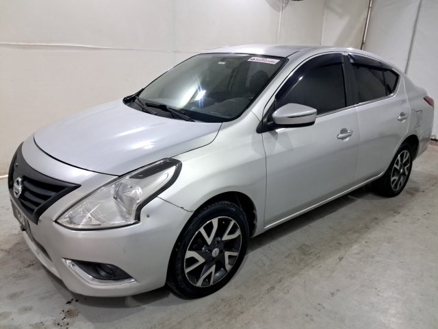 Veículo Nissan Versa Nissan Versa 1.6 Unique 2015/2016 2016 em leilão