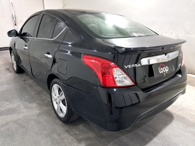 NISSAN VERSA 16SL CVT Traseira Motorista