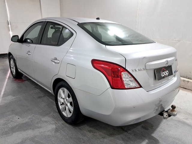 NISSAN VERSA 16SL FLEX Traseira Motorista