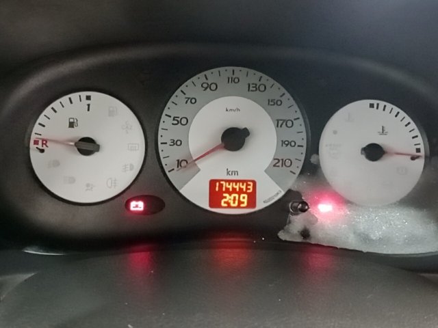 Veículo Renault Clio RENAULT CLIO CAM 10H3P 2010/2011 2011 em leilão