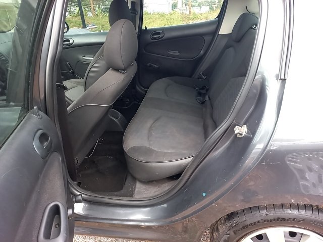 Vehicle_photo_10