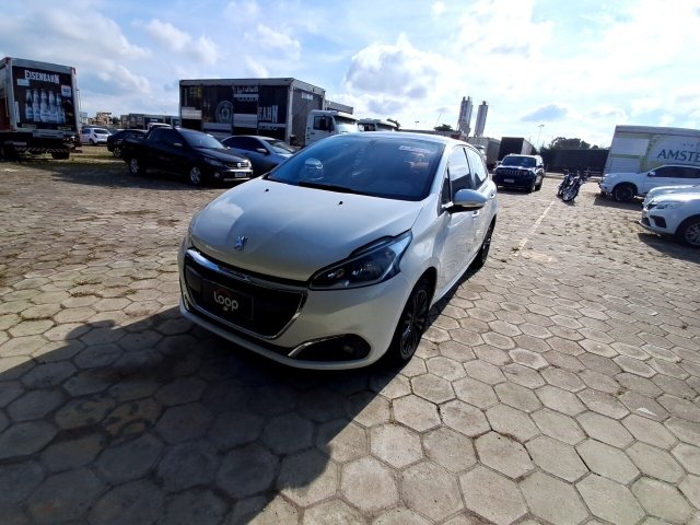 Veículo Peugeot 208 Peugeot 208 Allure Automático 2016/2017 com reparos e sinistro 2017 em leilão