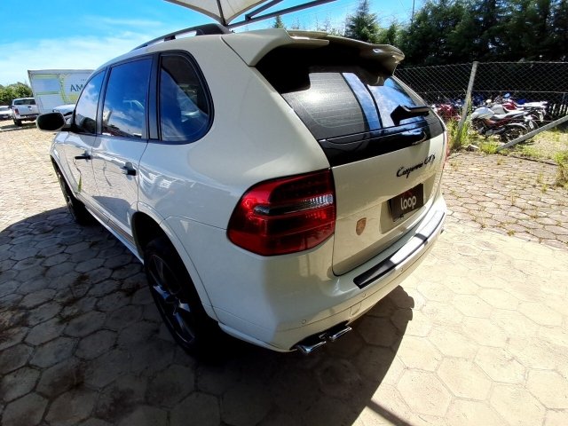 PORSCHE CAYENNE GTS Traseira Motorista
