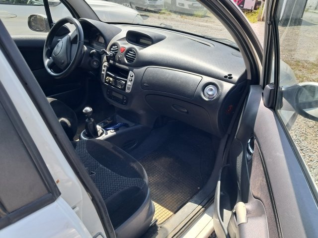 Vehicle_photo_10