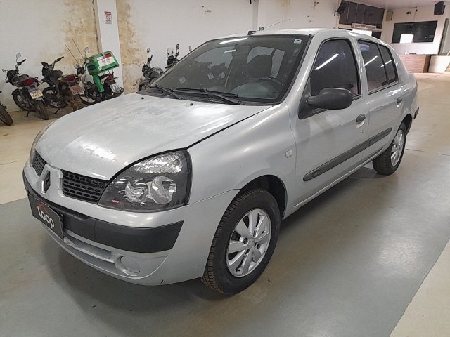 Veículo Renault Clio RENAULT CLIO 1.6 EXPRESSION SEDAN 16V GASOLINA 4P MANUAL 2004/2005 2005 em leilão