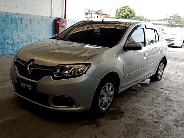 Veículo Renault Logan Renault Logan Auth 1.0 2016 Conservado com reparos 2017 em leilão