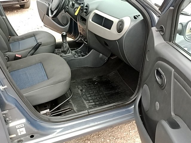 Vehicle_photo_4