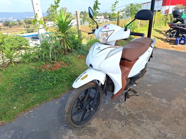 SHINERAY XY125-6A Frente Motorista