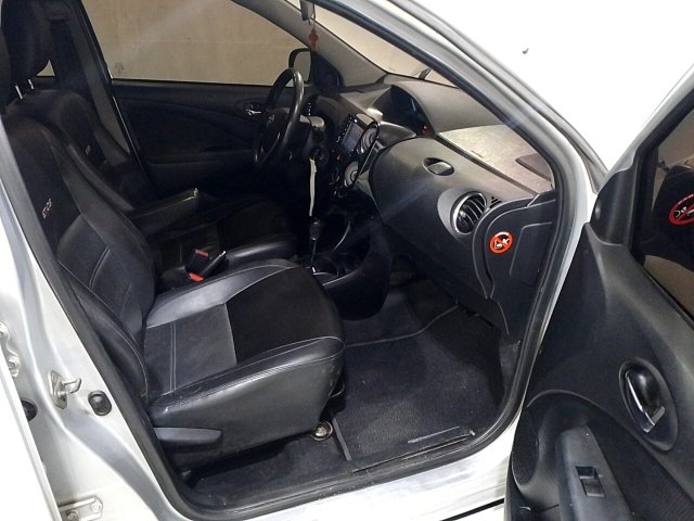 Vehicle_photo_9