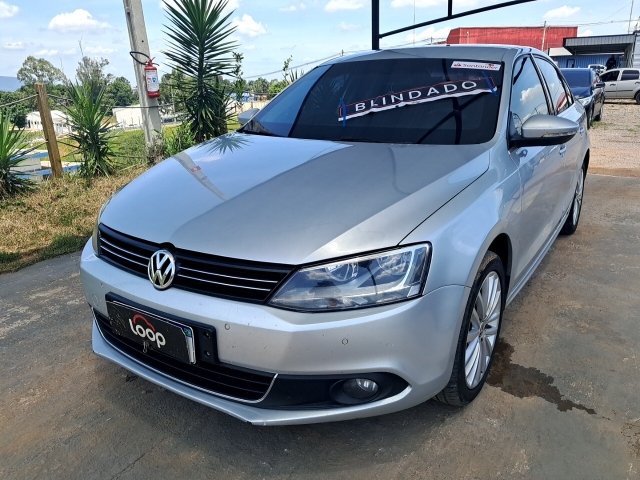 Veículo VW - VolksWagen Jetta VOLKSWAGEN JETTA 2.0T 2011/2012 2012 em leilão