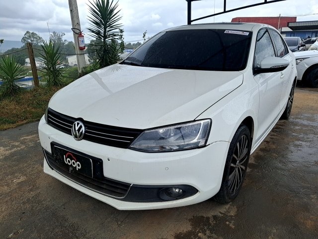 Veículo VW - VolksWagen Jetta VOLKSWAGEN JETTA 2.0T 2012/2013 2013 em leilão