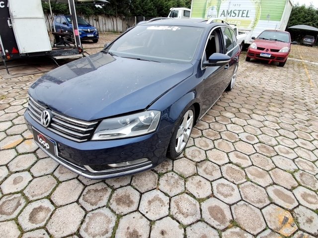 VW PASSAT VAR. 2.0T Frente Motorista