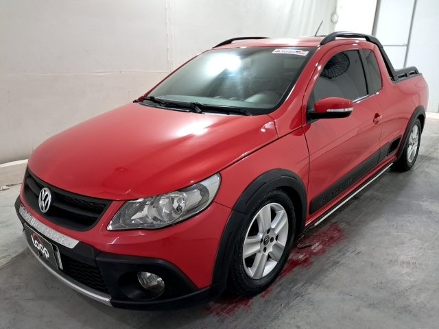 VW Saveiro 1.6 CE Cross 2011/2012 com avarias na lataria e pintura