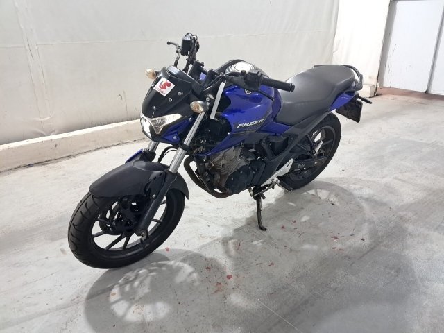 YAMAHA FZ15 FAZER ABS Frente Motorista