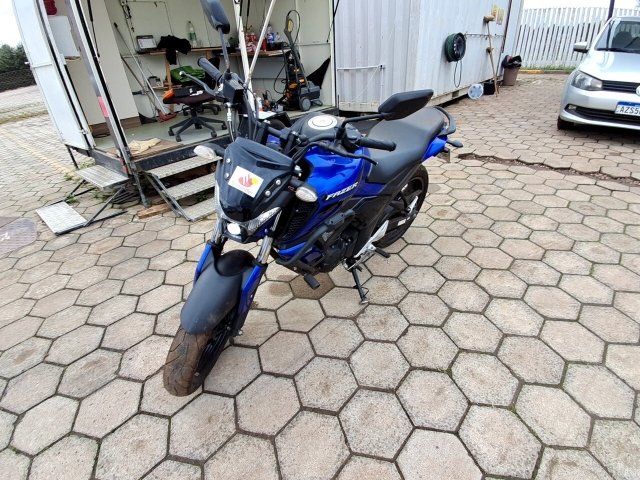 YAMAHA FZ15 FAZER ABS Frente Motorista