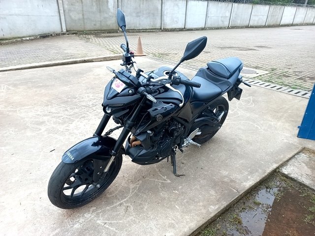 Veículo YAMAHA MT03 Yamaha MT03 ABS 2020/2021 com avarias e sem chave 2021 em leilão