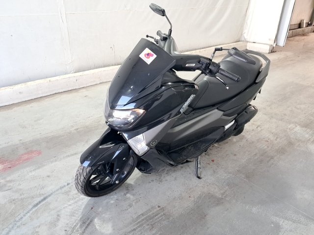 YAMAHA NMAX  Frente Motorista