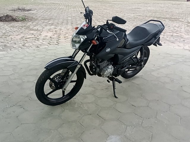 YAMAHA YBR125I FACTOR ED Frente Motorista