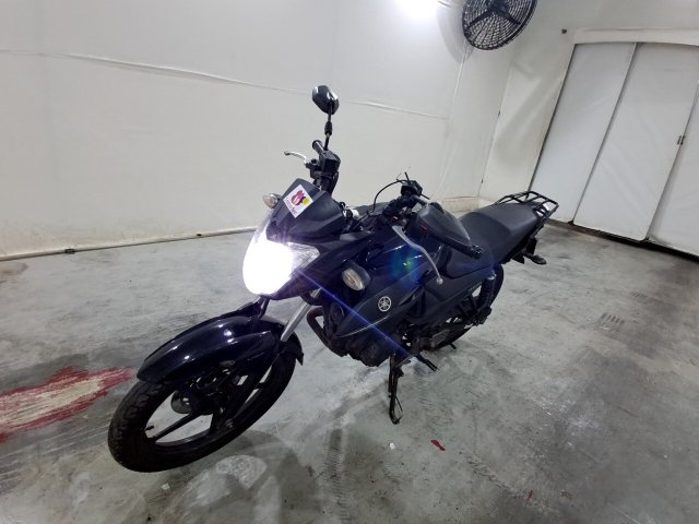YAMAHA YS150 FAZER SED Frente Motorista
