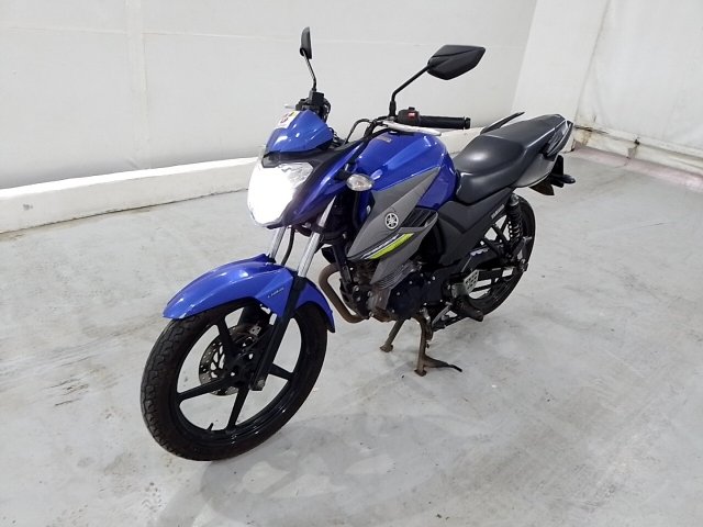 YAMAHA YS150 FAZER SED Frente Motorista
