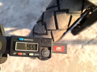 BMW G310 GS Pneu dianteiro esq.