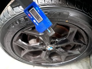 BMW X1 S20I ACTIVEFLEX Pneu dianteiro dir.