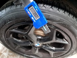 BMW X1 S20I ACTIVEFLEX Pneu traseiro dir.