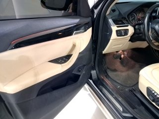 BMW X1 S20I ACTIVEFLEX Porta e interior motorista