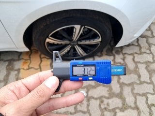 BYD KING GS DM Pneu dianteiro dir.