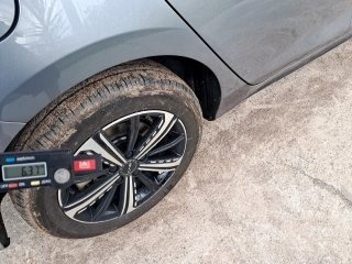 BYD KING GS DM Pneu traseiro dir.