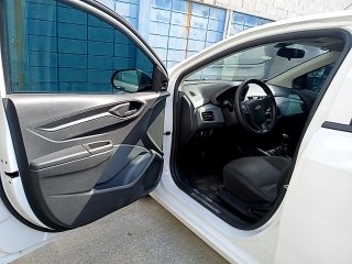 CHEV ONIX JOY Porta e interior motorista