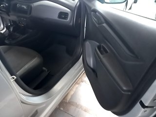 CHEV ONIX JOY Porta e interior passageiro