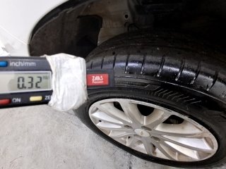 CHEV SPIN 1.8L AT LT Pneu dianteiro esq.