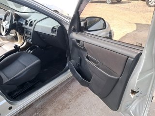 CHEVROLET CELTA 1.0L LS Porta e interior passageiro