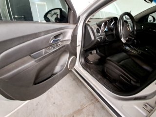 CHEVROLET CRUZE LT NB Porta e interior motorista