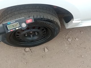 CHEVROLET MONTANA SPORT Pneu traseiro dir.