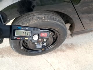 CHEVROLET ONIX 1.4MT LT Pneu traseiro dir.