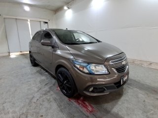 CHEVROLET ONIX 1.4MT LTZ Frente Passageiro