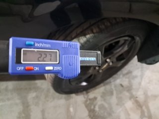 CHEVROLET ONIX 1.4MT LTZ Pneu dianteiro dir.