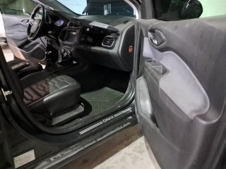 CHEVROLET ONIX 1.4MT LTZ Porta e interior passageiro