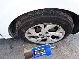 CHEVROLET ONIX 10MT JOYE Pneu dianteiro dir.