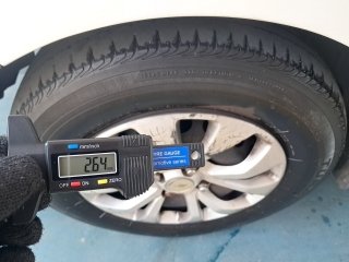 CHEVROLET ONIX 10MT JOYE Pneu dianteiro esq.