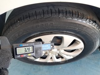 CHEVROLET ONIX 10MT JOYE Pneu traseiro dir.