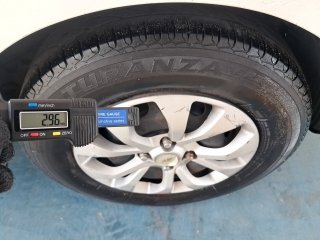 CHEVROLET ONIX 10MT JOYE Pneu traseiro esq.