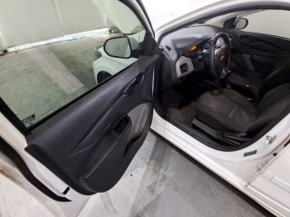 CHEVROLET ONIX 10MT JOYE Porta e interior motorista