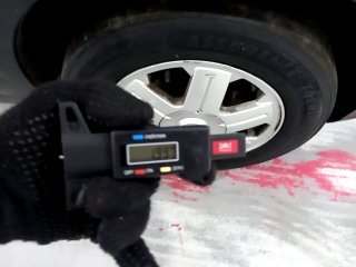 CHEVROLET PRISMA 1.4L LT Pneu dianteiro dir.